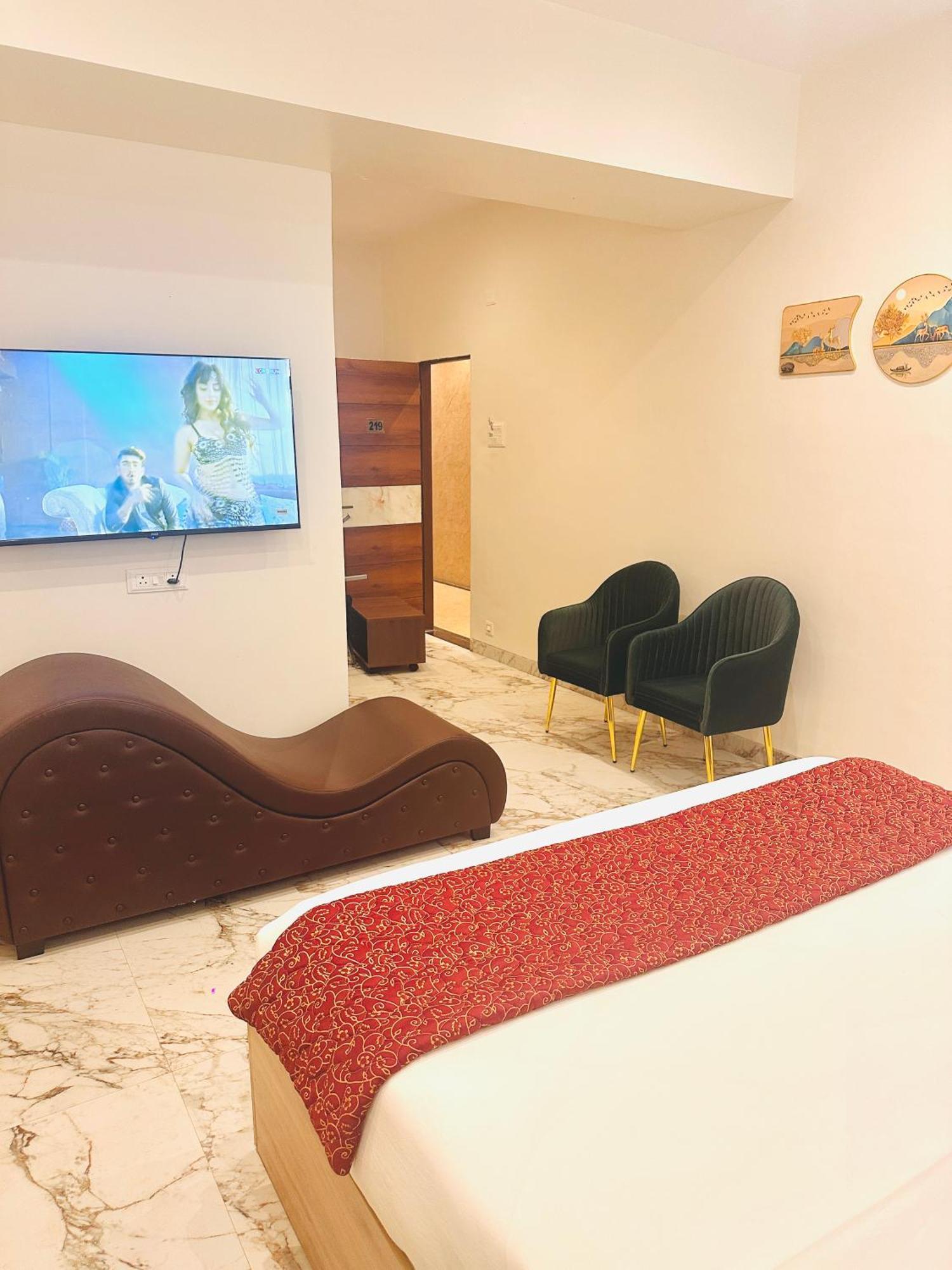 Hotel The Ceremony Kalyān المظهر الخارجي الصورة